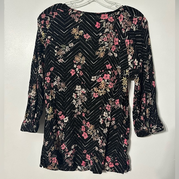 Maurices Small 3/4 Sleeve Black Floral Top - Picture 2 of 5